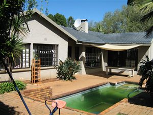 4 Bed House in Highway Gardens