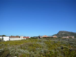 705 m² Land available in Bettys Bay