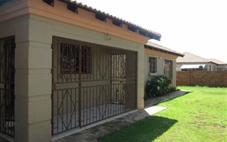 4 Bedroom Townhouse in Cultura Park