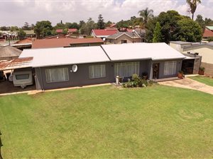 3 Bed House in Bonaero Park
