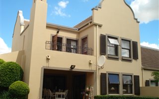 3 Bedroom Duplex in Boardwalk