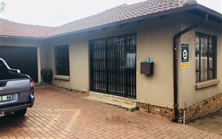 3 Bedroom House in Cosmo City