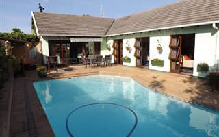4 Bedroom House in Meadowridge