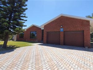 4 Bed House in Amandelsig