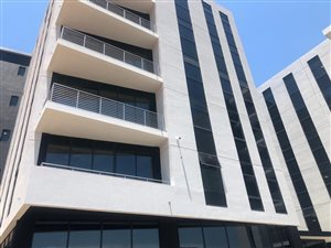 65 m² Commercial space in Glenadrienne