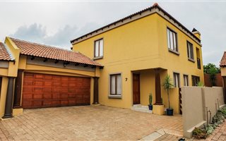 3 Bedroom House in Rietvalleirand