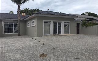 380 m² Office Space in Walmer