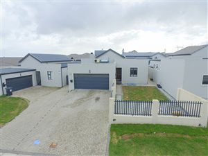 3 Bed House in Burgundy Estate