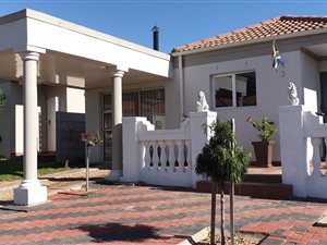 2 Bed House in Paarl Central East
