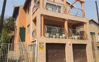 5 Bedroom House in Bonela