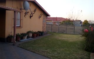 4 Bedroom House in Vanderbijlpark CE3