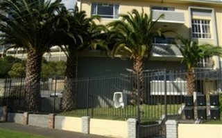 2 Bedroom Apartment in Vredehoek