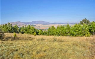 2213 m² Land available in Underberg