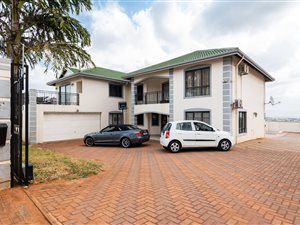4 Bed House in Sunningdale