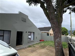 4 Bed House in Levalia