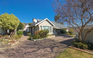 3 Bedroom House in Bordeaux