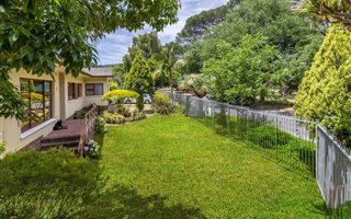 4 Bedroom House in Onder Papegaaiberg