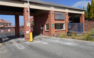3 Bedroom Duplex in Waterval East