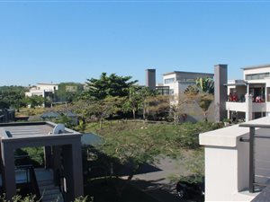 3 Bed Apartment in Palm Lakes Estate