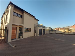 3 Bed Townhouse in Raslouw