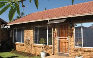 2 Bedroom Simplex in Garsfontein