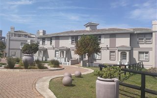 3 Bedroom House in Pinnacle Point Golf Estate