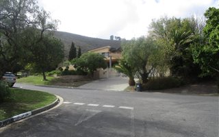 5 Bedroom House in Plattekloof