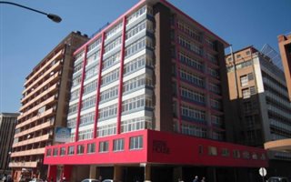 Bachelor apartment in Hillbrow