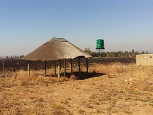 23.6 ha Land available in Honingnestkrans