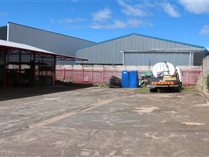 800 m² Commercial space in Rocky Drift