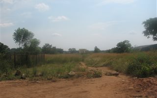 1.3 ha Land available in Derdepoort