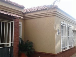 2 Bed House in Eloffsdal