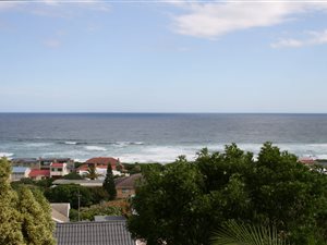 5 Bed House in Outeniqua Strand