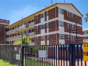 1 Bed Apartment in Rhodesfield
