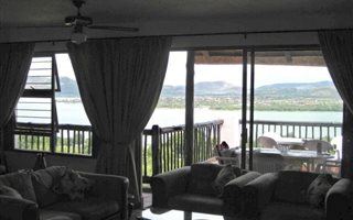 3 Bedroom Apartment in Kosmos Estates