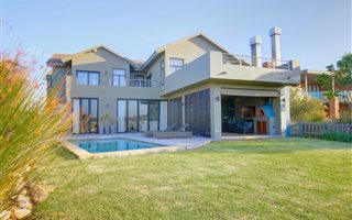 4 Bedroom House in Oubaai and surrounds