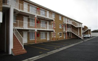 2 Bedroom Apartment in Wynberg