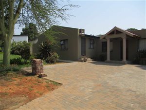 4 Bed House in Val de Grace