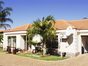 3 Bed Townhouse in Mookgophong (Naboomspruit)