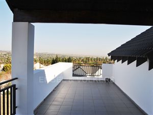 2 Bed Apartment in Dainfern