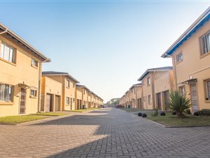 2 Bedroom Apartment in Veld En Vlei