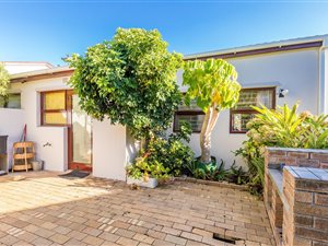 3 Bed Townhouse in Protea Valley