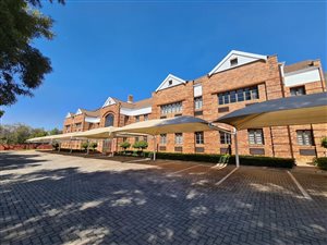 1330 m² Commercial space in Boskruin