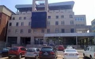 225 m² Commercial space in Die Hoewes