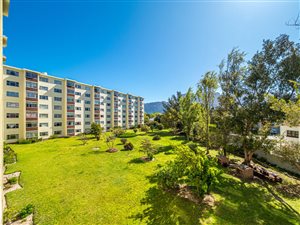 2 Bed Apartment in Claremont