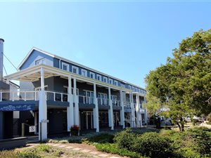 5 Bed Apartment in Thesen Islands