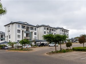 3 Bed Apartment in Longmeadow