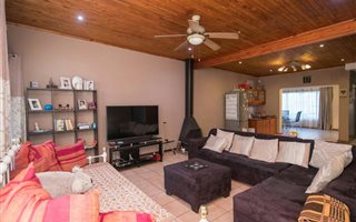 3 Bedroom House in Waterkloof Glen