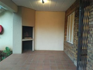 2 Bed Townhouse in Highveld