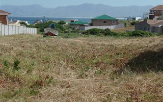 500 m² Land available in Perlemoenbaai